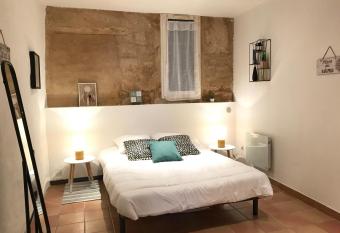 Super Appart T2 - Historic Center - Id  alement situ   allows 18 year olds to book a room