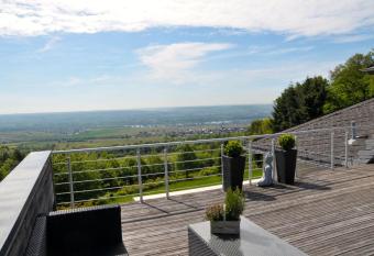 Zum Rebhang Bed & Breakfast has Balcony rooms