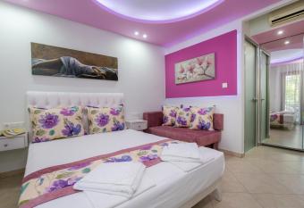 Studios Astris has Balcony rooms