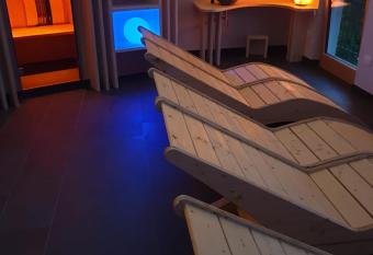 Albergo Neni allows 18 year olds to book a room