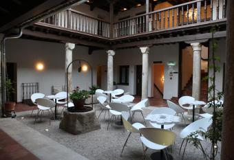 Evenia Alcal   Boutique Hotel allows 18 year olds to book a room