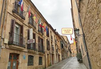 Sweet Home Salamanca has Balcony rooms