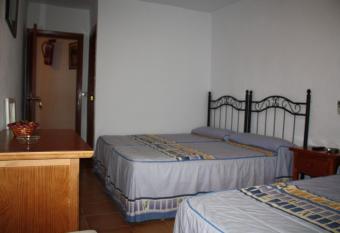 Hostal Tamarindos allows 18 year olds to book a room