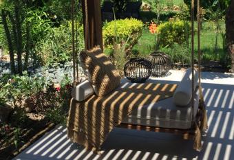 Nikos Ikies has Balcony rooms