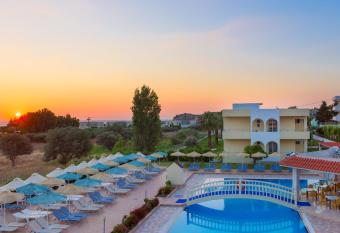 Memphis Beach Hotel has Balcony rooms