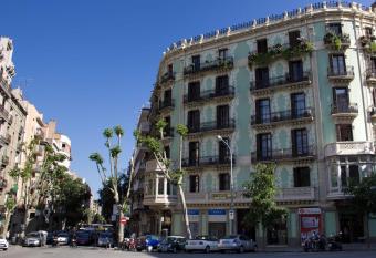 Hostalin Barcelona Diputacion has Smoking/Balcony rooms