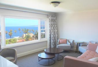 La Valencia Hotel has rooms with a private hot tub