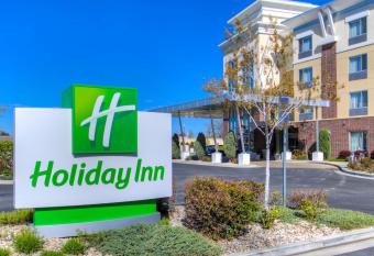 Holiday Inn Boise Airport allows 18 year olds to book a room
