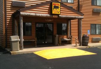 Booneslick Lodge - Neosho has Smoking rooms