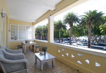 On The Square Luxury Apartment allows 18 year olds to book a room