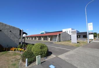 Aztec Motel allows 18 year olds to book a room