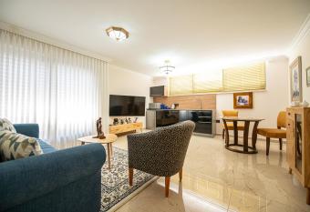 sul mare                allows 18 year olds to book a room