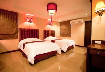 At Home At Chiang Mai has Balcony rooms