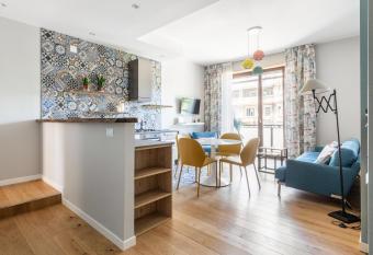 Como Bellevue allows 18 year olds to book a room