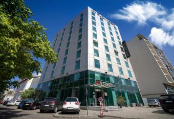 Hotel CH Bucharest allows 18 year olds to book a room