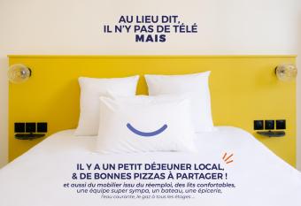 Le Lieu Dit has Balcony rooms