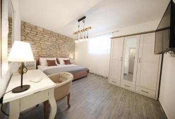 St. Simeon has Balcony rooms