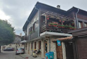 Guest House Juja has Balcony rooms