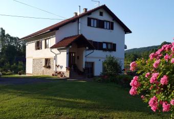 Apartments Jure has Balcony rooms