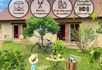 Logis H  tel du Ch  teau has Balcony rooms