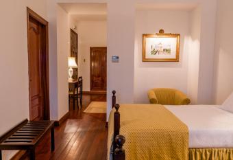 Casa Amarela TH & National Monument allows 18 year olds to book a room