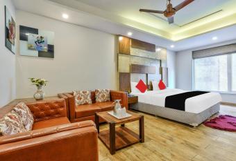 Hotel Nitya Maharani allows 18 year olds to book a room