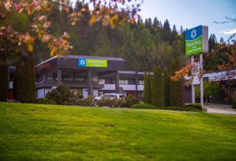 SureStay Hotel by Best Western Castlegar has Balcony rooms