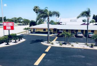 Deluxe Inn - Sarasota has Smoking rooms