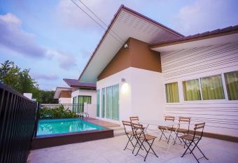 GAO Akira Pool Villa has Balcony rooms