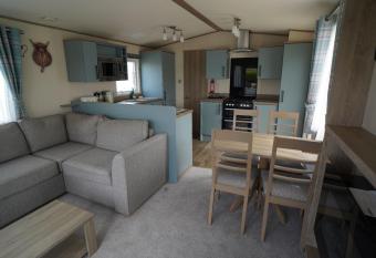 Heacham Sunset lodge Platinum van has Balcony rooms