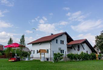 Hanzi Holiday Home has Balcony rooms