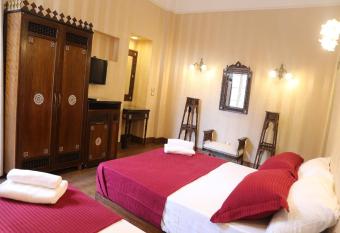 Royal Apartments Down Town in Cairo allows 18 year olds to book a room