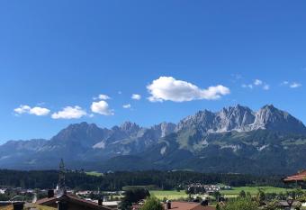 Chalet Kitzalm has Balcony rooms