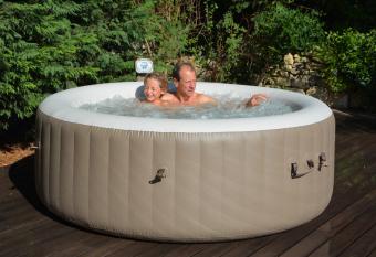 Le Belvedere allows 18 year olds to book a room