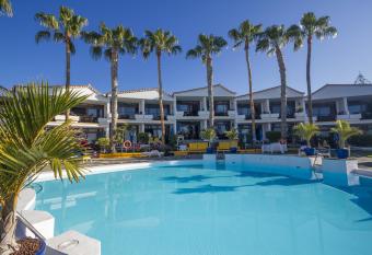 Sunsuites Carolina & Collection allows 18 year olds to book a room