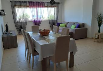 Edificio Praia Mar Sol allows 18 year olds to book a room