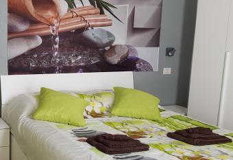 La fleur allows 18 year olds to book a room