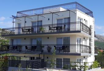 Apartmani Dalmacjia has Balcony rooms