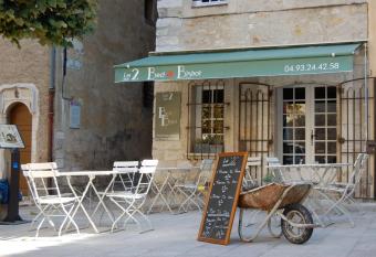 Le 2 has Balcony rooms