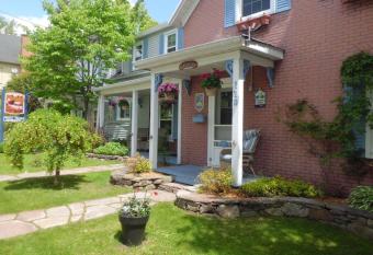 Au Coeur De Magog has Balcony rooms