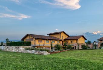 I Boschetti has Balcony rooms