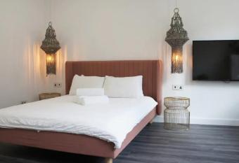 Brick Lane Spitalfields Apartment has Balcony rooms