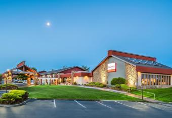 Red Lion Hotel Kennewick Columbia Center has Balcony rooms