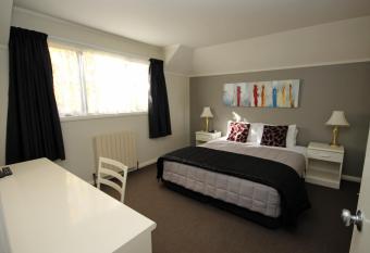 Champers Motor Inn allows 18 year olds to book a room