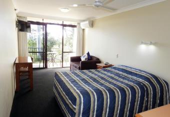 Mt Tamborine Motel has Balcony rooms