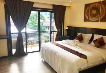 Molly Resorts has Balcony rooms