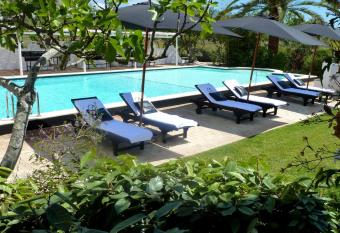 Quinta da Lua allows 18 year olds to book a room