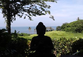 Pondok Pisces Balian allows 18 year olds to book a room