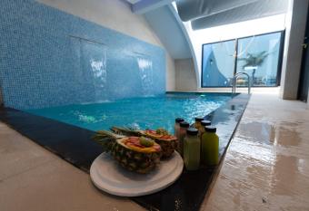 La Fontaine Lagoon Resort has Balcony rooms