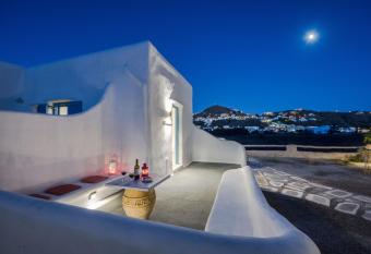 Glaros Hotel (By The Sea) has Balcony rooms